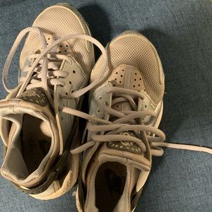 Women’s used Nike huaraches grey